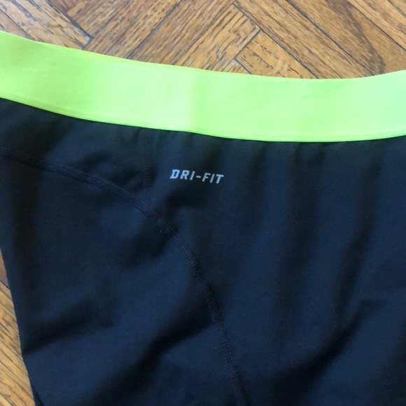 Nike Pro Dri-Fit leggings Gently Used - Picture 3 of 7